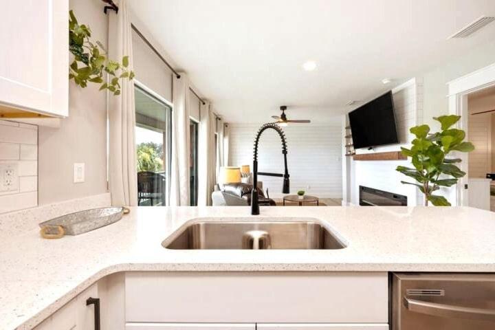 So Fire So Good 3 Comm Pools Lakeview Fireplace Destin Luaran gambar